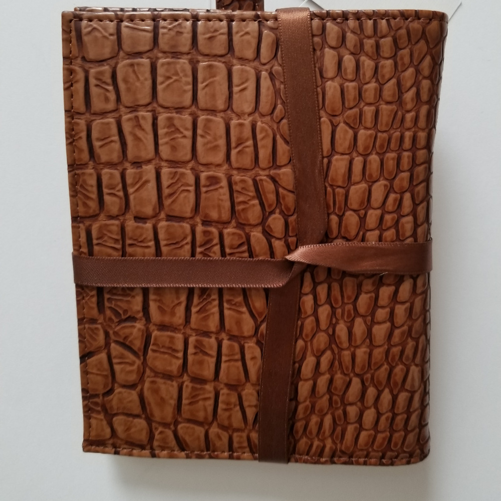 Liz Claiborne Passport Holder and Luggage Tag  NWT - Picture 2 of 7